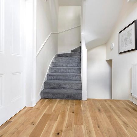 2 Bedroom Apartment On Peebles High Street Exterior foto